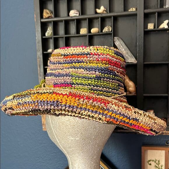 Multicolor Straw Hat with Green Flower Accent, In the Garden or at the Beach - Picture 11 of 15